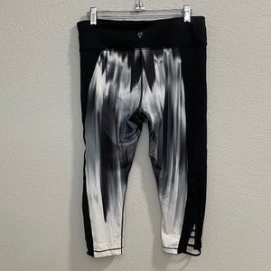 Betsey Johnson Crop Work Out Leggings